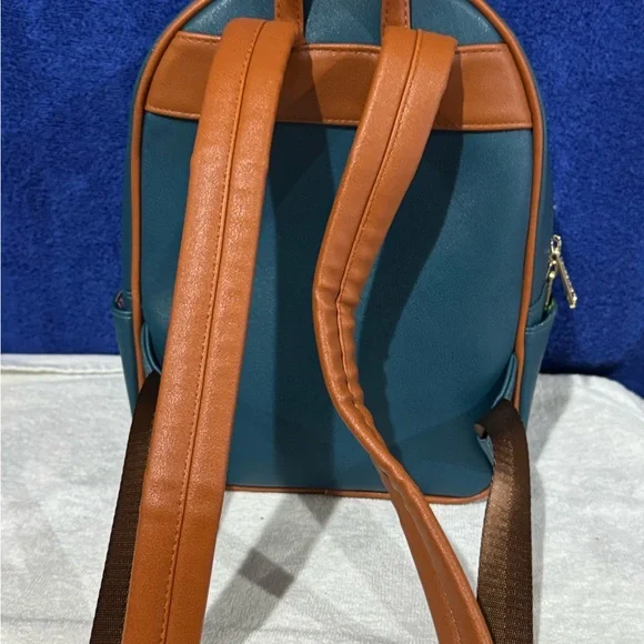 Loungefly Robin Hood Backpack - Picture 2 of 9